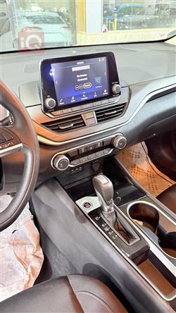 نيسان ألتيما